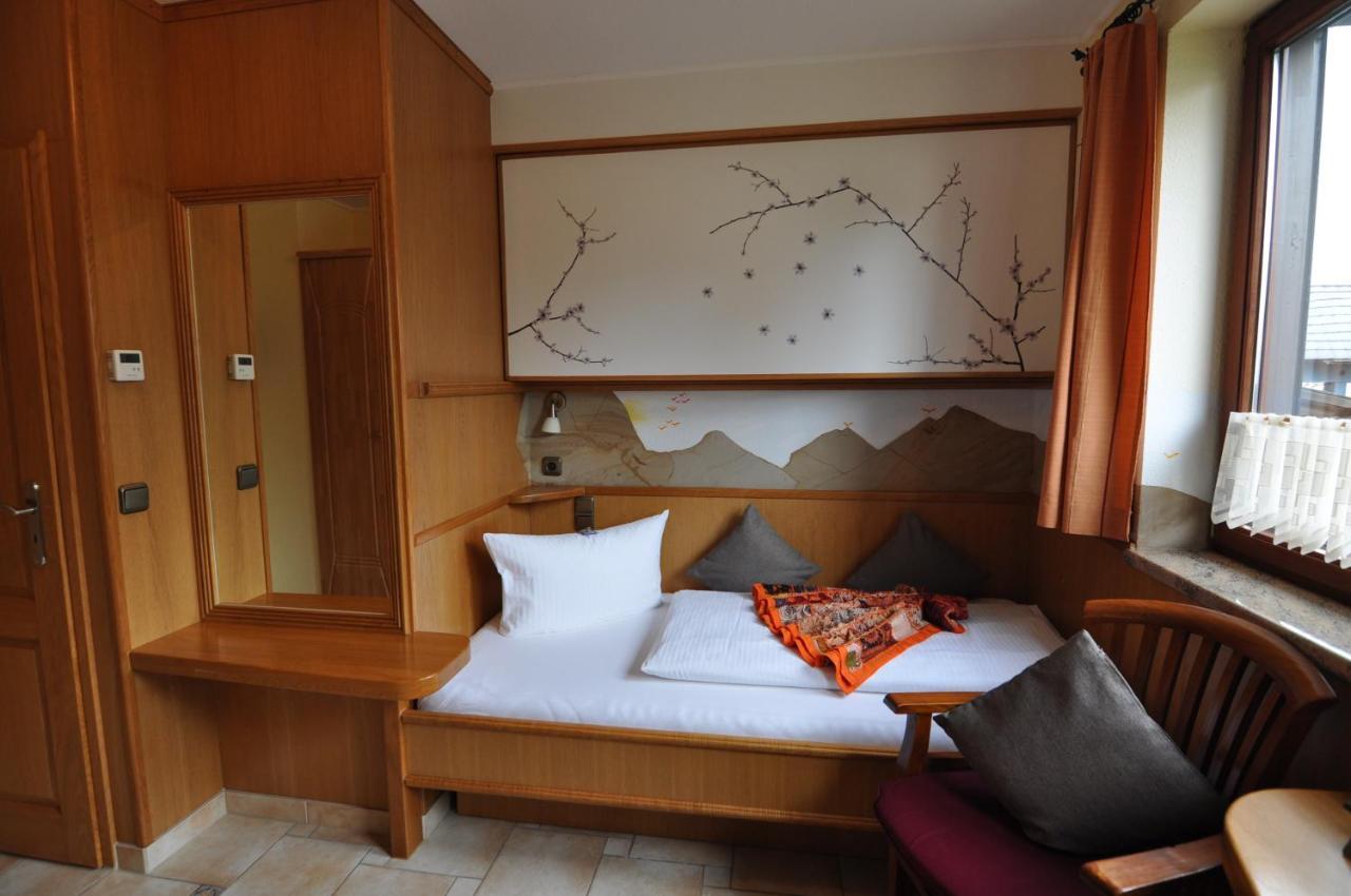Hotel Blumenbach Berlin Bagian luar foto