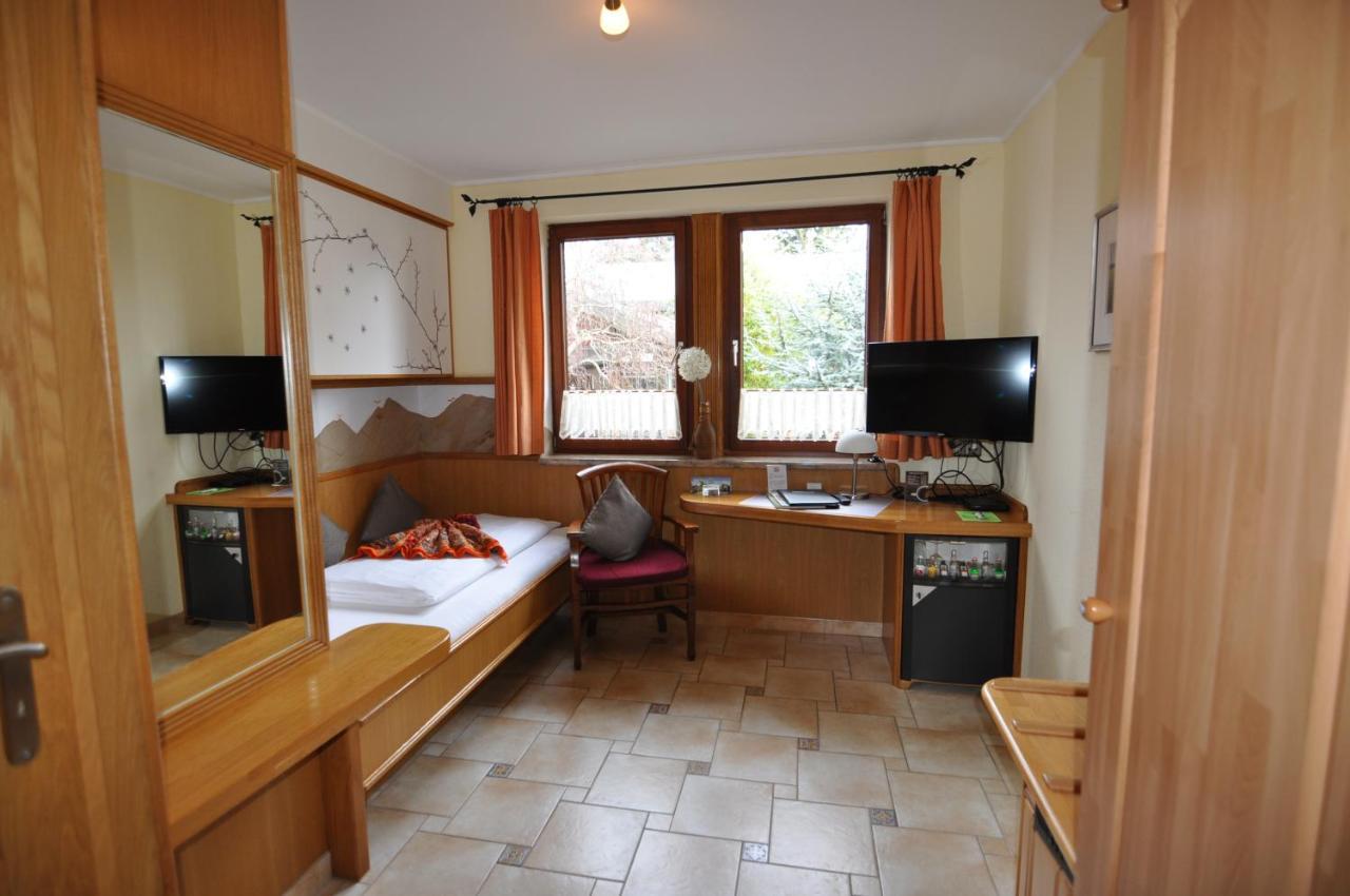 Hotel Blumenbach Berlin Bagian luar foto